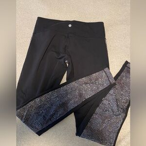 🍋Lululemon Legging Black Gray
Charcoal Front 3D Mosaic Print
Woman's